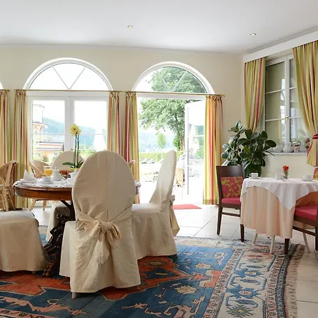 ゼーホテル アストリア 4*