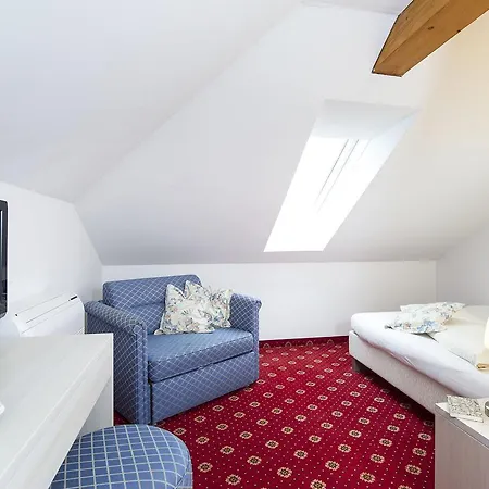 ゼーホテル アストリア 4*